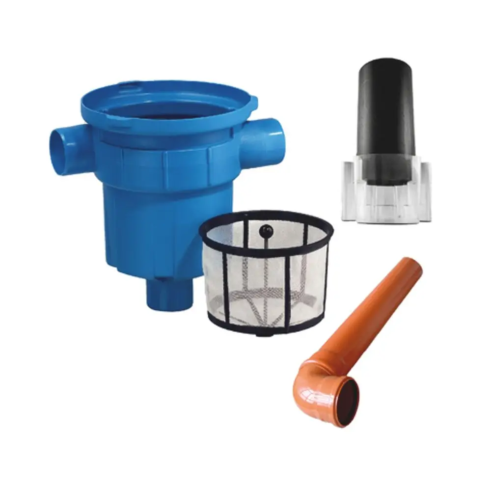 Blaue Rohre und Filterelemente von Roth, bestehend aus einem zentralen Behälter, einem feinen Filter, einem Auslaufrohr und einem gebogenen Rohr für Wasserabläufe.